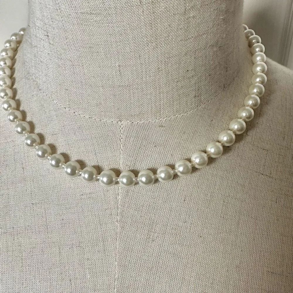 Faux pearl necklace with rhinestone magnetic clasp